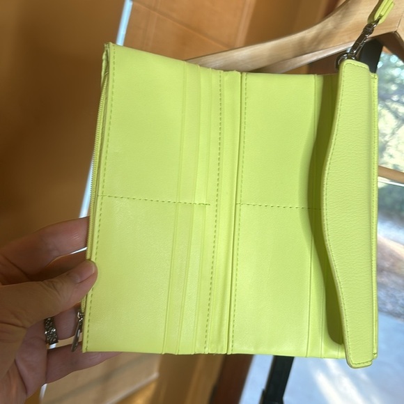 NWOT A New Day Flap Pouch with Folded Double Interior Wristlet Yellow - Picture 5 of 7